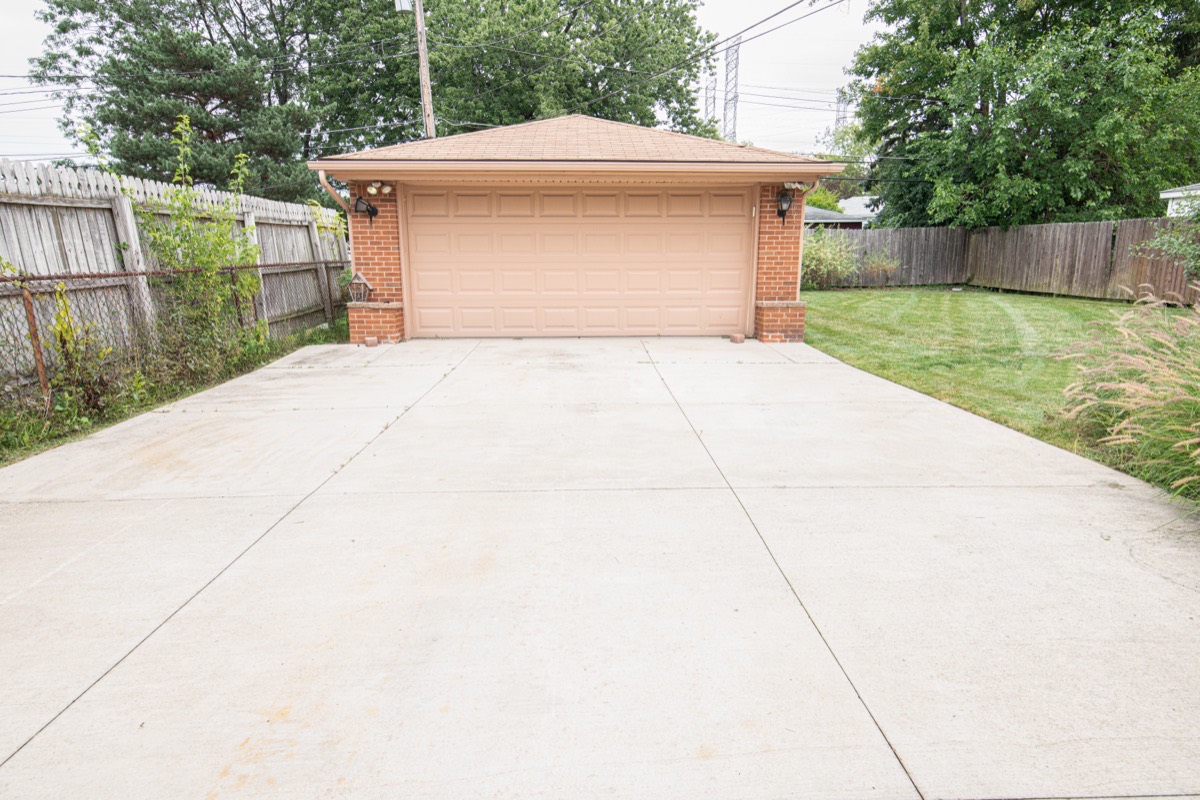 Concrete driveway repair fixing cracks in Philadelphia